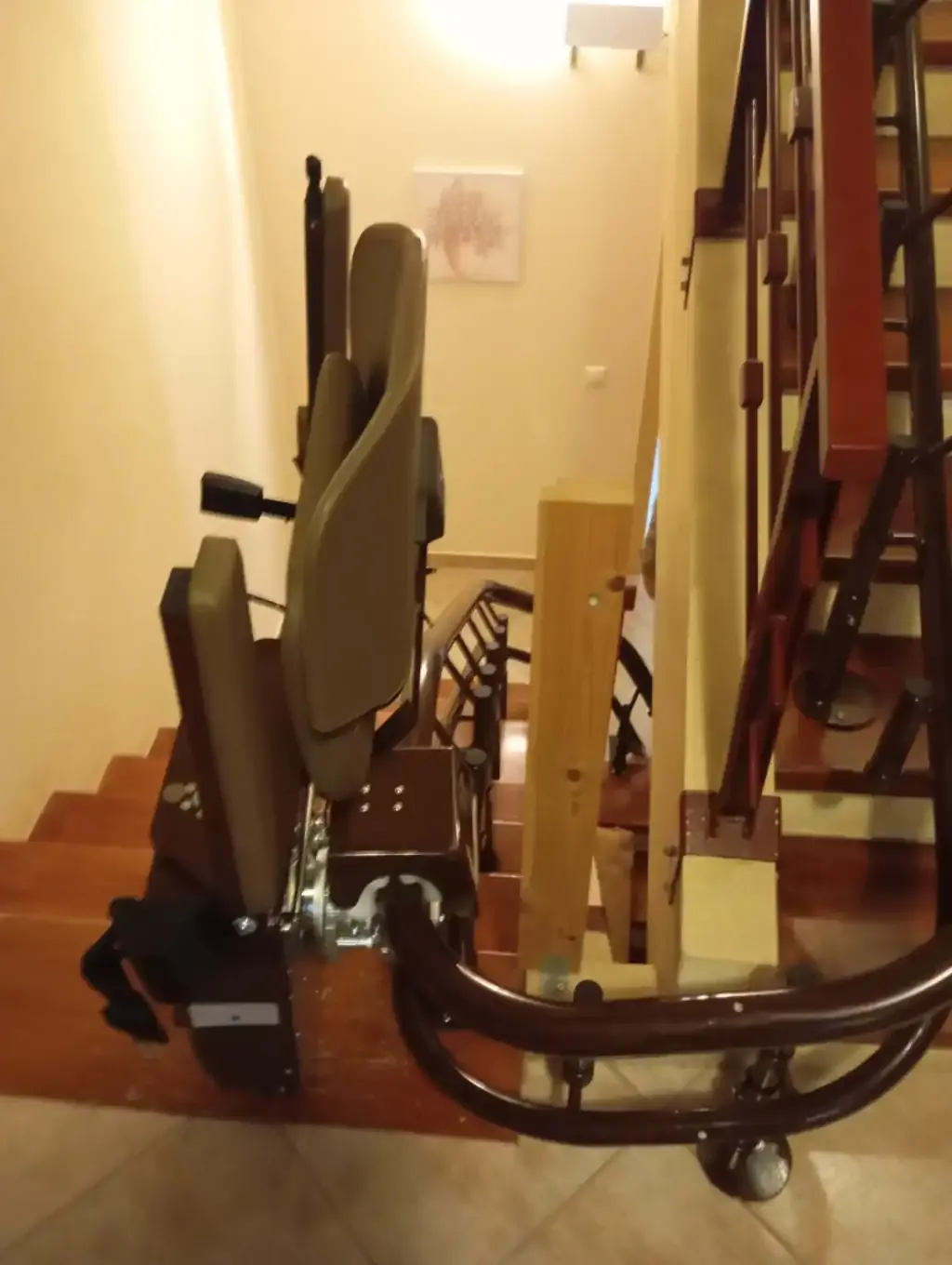 Εγκατάσταση Καρεκλάκι Σκάλας με Στροφές στη Σύρο | Πρόγραμμα Προσβασιμότητα κατ' οίκον