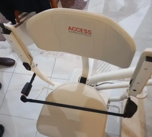 Εγκατάσταση Καρεκλάκι Σκάλας με Ενδιάμεση Γωνία στη Λάρισα | Πρόγραμμα Προσβασιμότητα κατ' οίκον