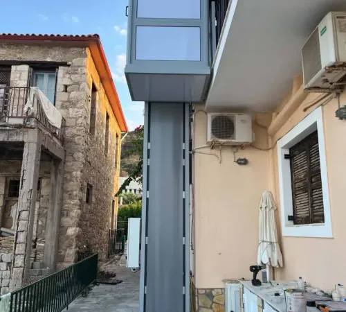 Εγκατάσταση Εξωτερικού Ασανσέρ «Ίκαρος» στη Λυγιά | Ηλεκτρική Κολόνα Ανύψωσης