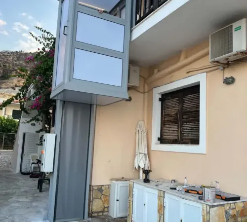 Εγκατάσταση Εξωτερικού Ασανσέρ «Ίκαρος» στη Λυγιά | Ηλεκτρική Κολόνα Ανύψωσης