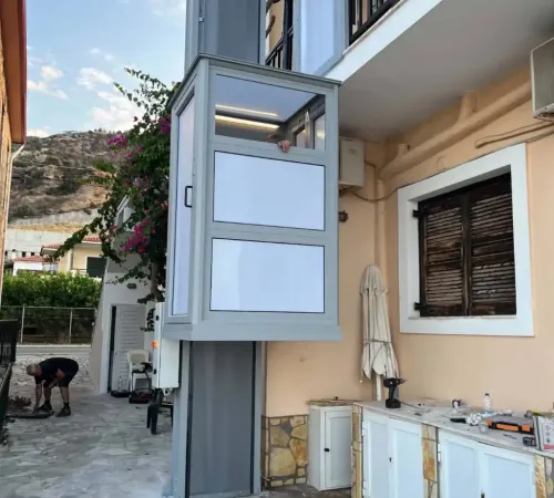 Εγκατάσταση Εξωτερικού Ασανσέρ «Ίκαρος» στη Λυγιά | Ηλεκτρική Κολόνα Ανύψωσης