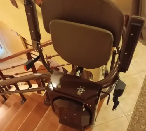 Εγκατάσταση Καρεκλάκι Σκάλας με Στροφές στη Σύρο | Πρόγραμμα Προσβασιμότητα κατ' οίκον