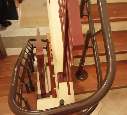 Εγκατάσταση Καρεκλάκι Σκάλας με Στροφές στη Σύρο | Πρόγραμμα Προσβασιμότητα κατ' οίκον