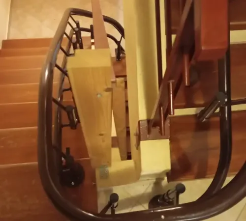 Εγκατάσταση Καρεκλάκι Σκάλας με Στροφές στη Σύρο | Πρόγραμμα Προσβασιμότητα κατ' οίκον